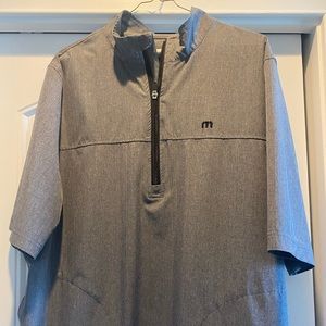 Travis Mathew windbreaker 1/2 sleeve pullover. Hard to find!